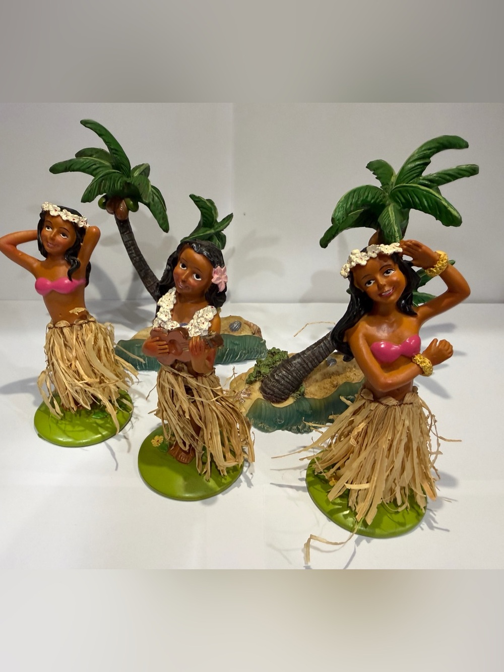 Car Dashboard Hawaiian Hula Dancer Bobble Nodder Dancing Girls Figure Lot Of 3